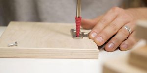 راهکارهای رفع هرزشدگی پیچ در ورق پی وی سی