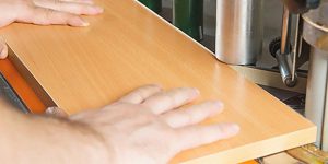 هر آنچه باید در مورد دستگاه لبه چسبان بدانید